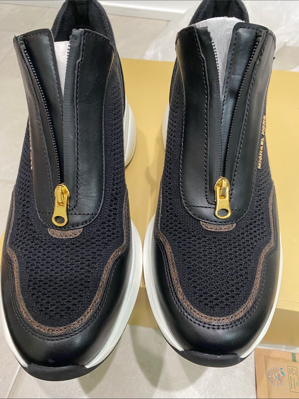 NEW in box Michael Kors Woman zip on Zuma trainer Size 10 - Picture 9 of 9